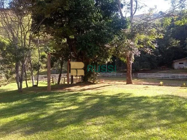Sítio com 40000m² 3 quartos e 2 banheiros, à venda, no bairro Rio de Peixe em São José dos Campos