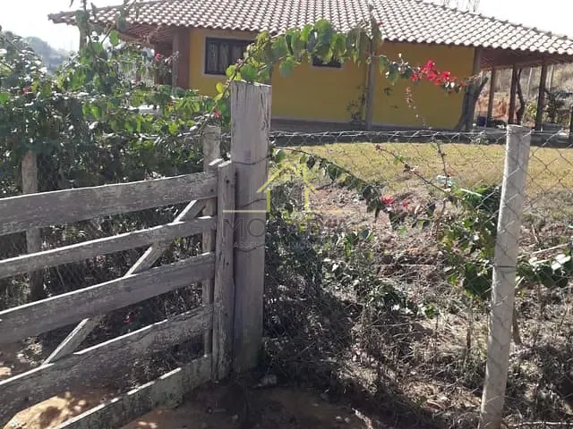 Sítio com 20000m² 2 quartos e 2 banheiros, à venda, no bairro Santa Ismeria em Muzambinho