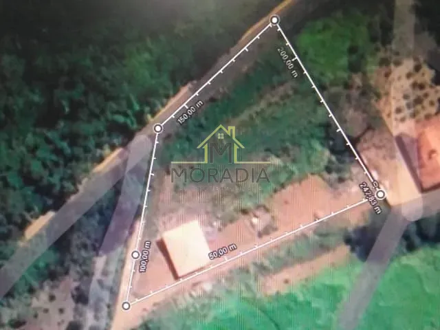 Sítio com 20000m² 2 quartos e 2 banheiros, à venda, no bairro Santa Ismeria em Muzambinho