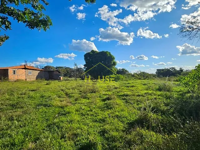 Sítio com 21000m² 3 quartos e 1 banheiro, à venda, no bairro zona rural em Álvares Florence
