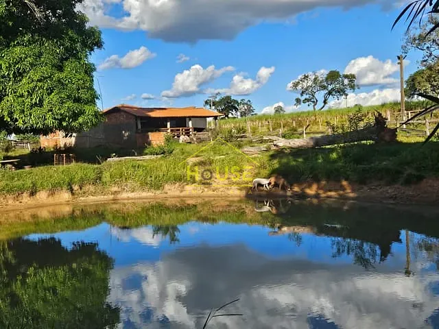 Sítio com 21000m² 3 quartos e 1 banheiro, à venda, no bairro zona rural em Álvares Florence