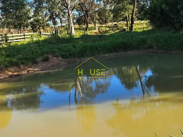 Sítio com 21000m² 3 quartos e 1 banheiro, à venda, no bairro zona rural em Álvares Florence