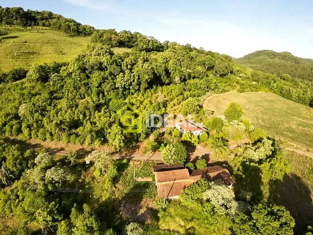 Sítio com 100m² 4 quartos e 3 banheiros, à venda, no bairro Barra do Tigre em Concórdia