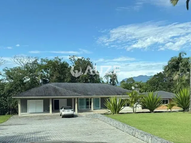 Sítio com 245m² 5 quartos e 6 banheiros, à venda, no bairro América de Cima em Morretes