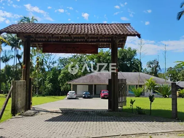 Sítio com 245m² 5 quartos e 6 banheiros, à venda, no bairro América de Cima em Morretes