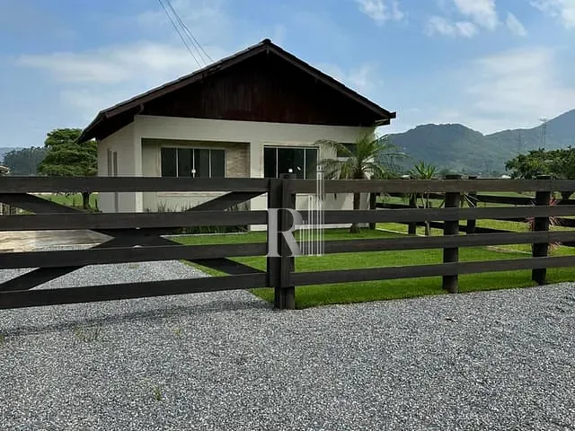 Sítio 2 quartos e 1 banheiro, à venda, no bairro Itinga em Tijucas