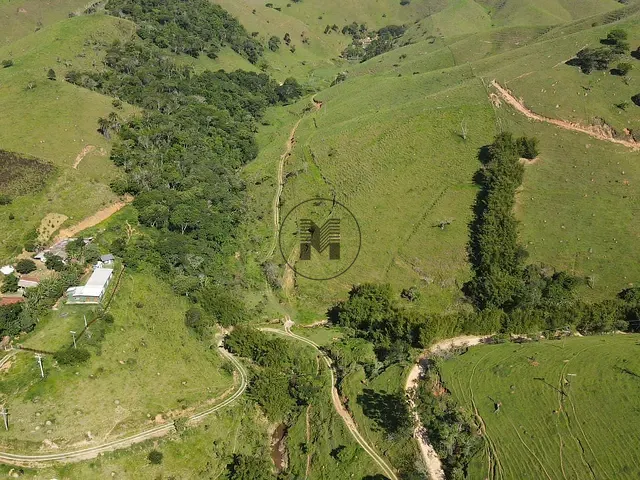 Sítio com 40000m² 3 quartos e 3 banheiros, à venda, no bairro Barra em São Luiz do Paraitinga