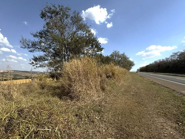 Sítio com 36300m², à venda, no bairro Jardim Wanderley em Tatuí
