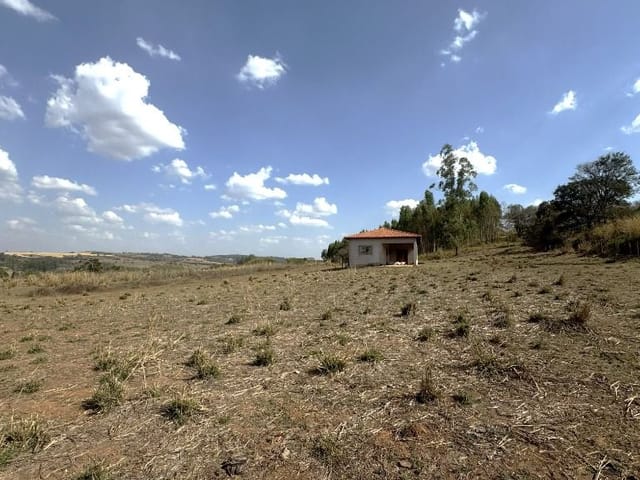 Sítio com 36300m², à venda, no bairro Jardim Wanderley em Tatuí