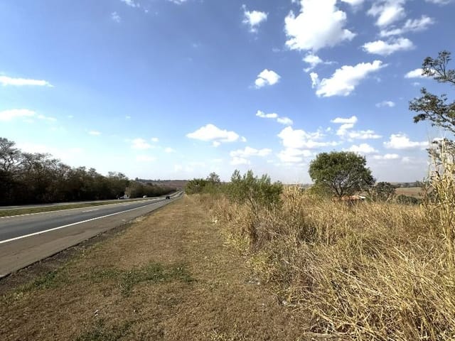 Sítio com 36300m², à venda, no bairro Jardim Wanderley em Tatuí