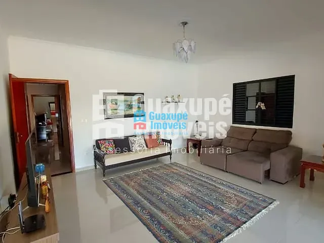 Sítio com 40000m² 3 quartos e 4 banheiros, à venda, no bairro ZONA RURAL em GUAXUPÉ