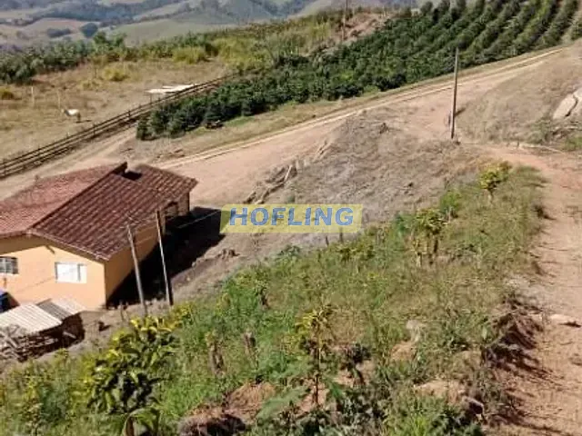 Sítio com 382550m² 2 quartos e 3 banheiros, à venda, no bairro Zona Rural em Ouro Fino