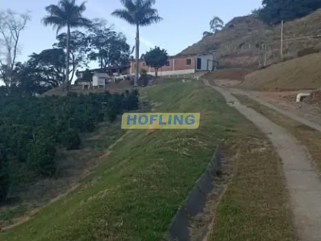Sítio com 382550m² 2 quartos e 3 banheiros, à venda, no bairro Zona Rural em Ouro Fino