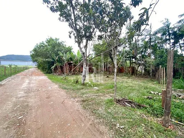 Terreno com 304m², à venda, no bairro Santa Luzia em Tijucas