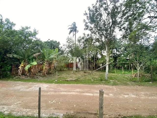 Terreno com 304m², à venda, no bairro Santa Luzia em Tijucas
