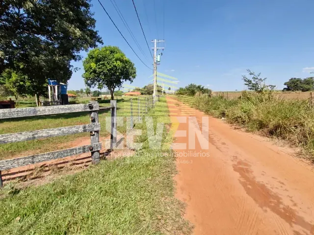 Sítio com 48400m² 2 quartos e 1 banheiro, à venda, no bairro Jardim Nova São Pedro em Arealva