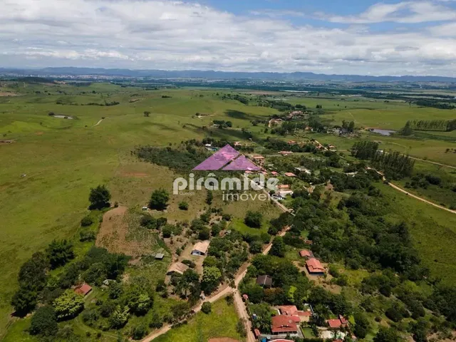 Sítio com 24000m² 2 quartos e 1 banheiro, à venda, no bairro Chácara Itamarati em Caçapava