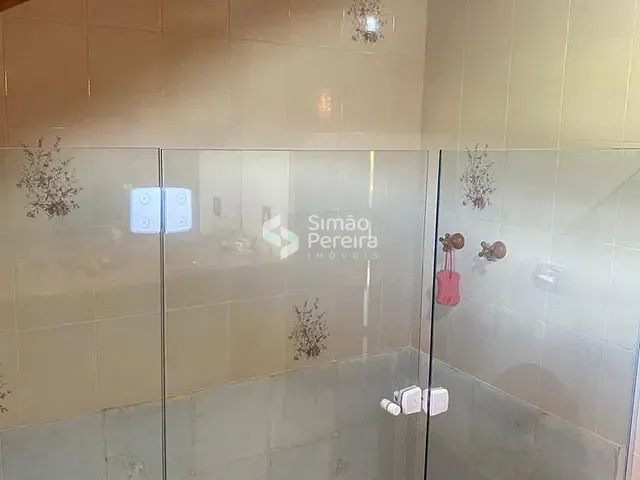 Sítio com 140000m² 4 quartos e 5 banheiros, à venda, no bairro Serrinha em Santana do Deserto
