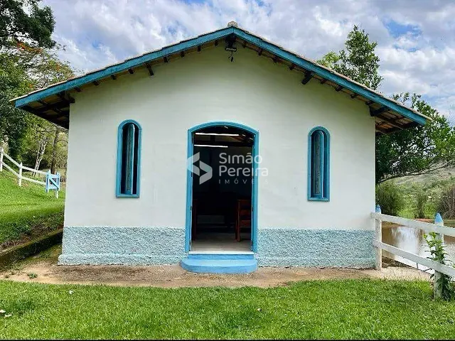 Sítio com 140000m² 4 quartos e 5 banheiros, à venda, no bairro Serrinha em Santana do Deserto
