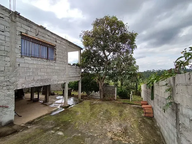 Sítio com 930m² 2 quartos e 1 banheiro, à venda, no bairro Veraneio Irajá em Jacareí