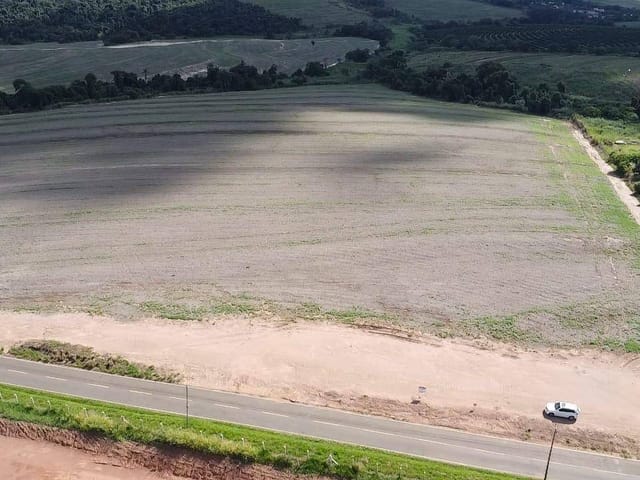 Foto do Sítio - Sítio à Venda no Bairro Fundão em Holambra, SP. A apenas 10 minutos do Centro da cidade - 40.000m² - R$ 40/m² | Conecte Imóvel