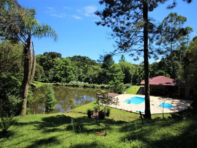 Sítio 4 quartos e 4 banheiros, à venda, no bairro Zona Rural em Quatro Barras