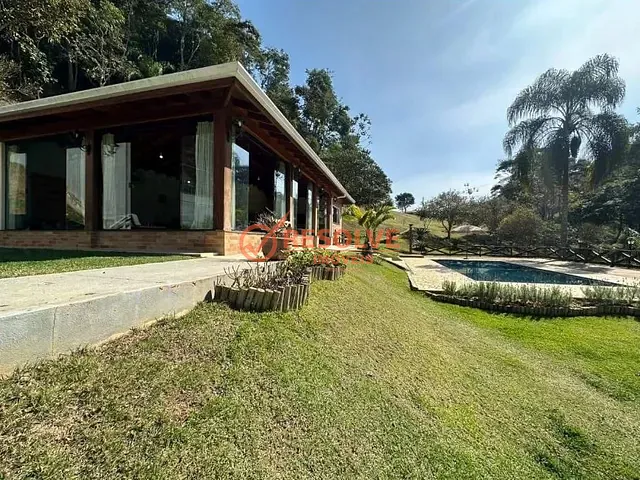 Sítio com 20000m² 8 quartos e 5 banheiros, à venda, no bairro Itaóca em Guararema