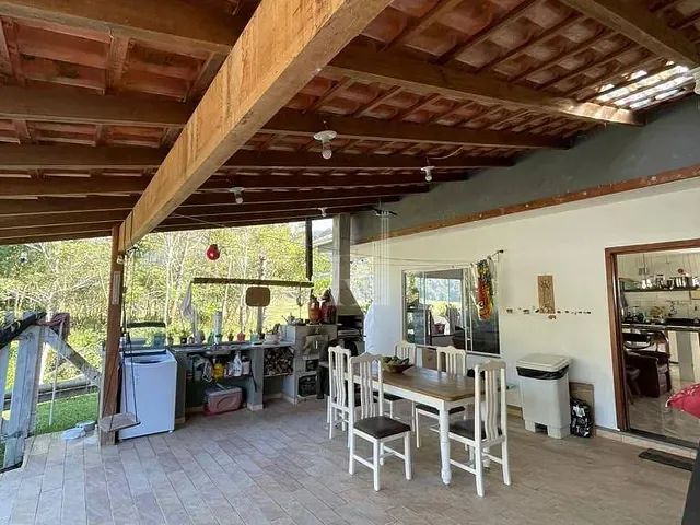 Sítio com 3300m² 2 quartos e 2 banheiros, à venda, no bairro Itinga em Tijucas