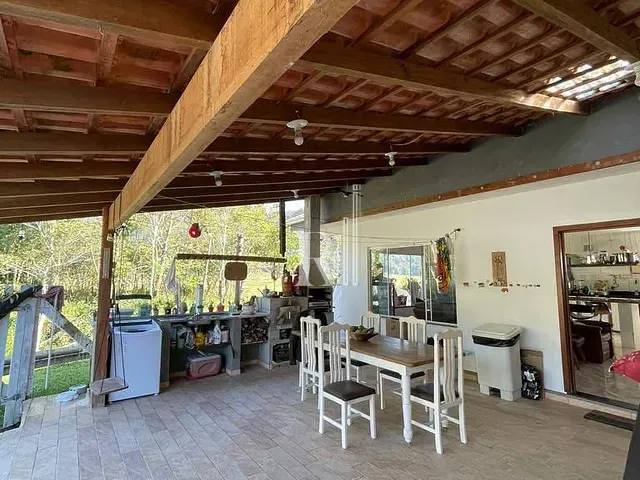 Sítio com 3300m² 2 quartos e 2 banheiros, à venda, no bairro Itinga em Tijucas