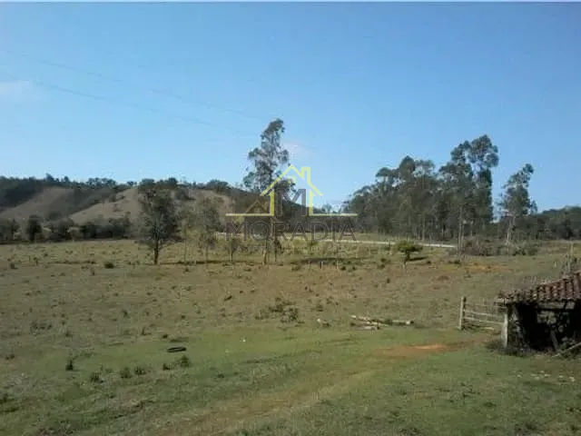 Sítio com 450m² 5 quartos e 1 banheiro, à venda, no bairro Zona Rural em Juruaia