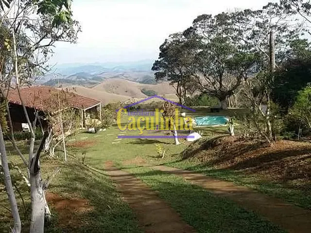 Sítio com 133m² 2 quartos e 1 banheiro, à venda, no bairro Santa Isabel Do Rio Preto em Valença