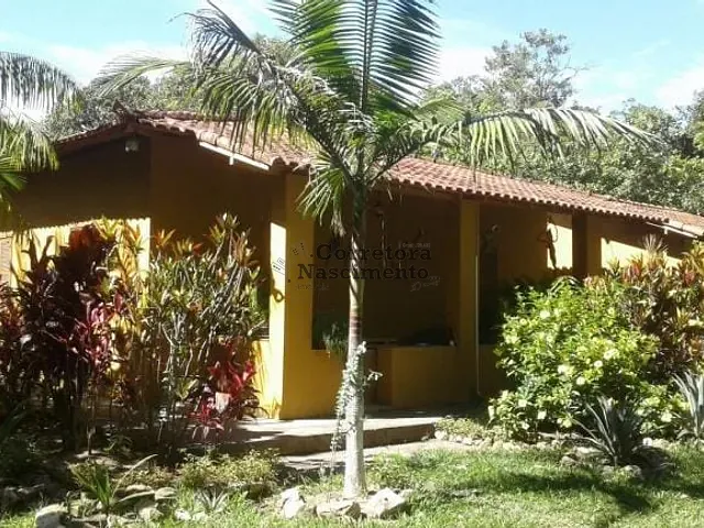 Sítio com 3600m² 7 quartos e 4 banheiros, à venda, no bairro Jardim Colônia em Jacareí
