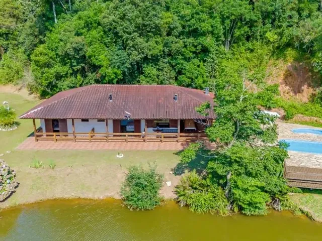 Sítio 4 quartos e 4 banheiros, à venda, no bairro Zona Rural em Quatro Barras