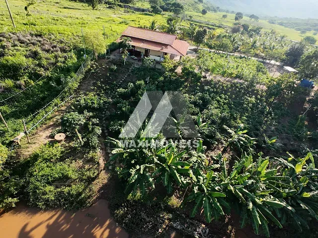 Sítio com 8500m² 2 quartos e 2 banheiros, à venda, no bairro Zona Rural em Coronel Murta