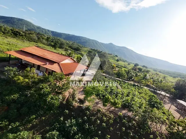 Sítio com 8500m² 2 quartos e 2 banheiros, à venda, no bairro Zona Rural em Coronel Murta