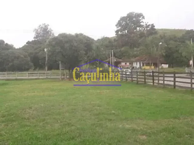Sítio com 32000m² 5 quartos e 3 banheiros, à venda, no bairro Roma em Volta Redonda