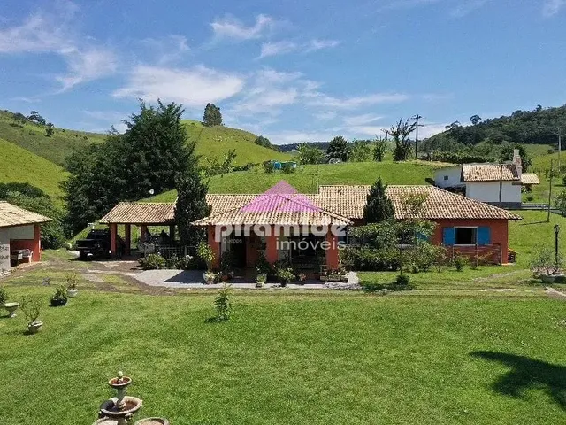 Sítio com 38000m² 4 quartos e 6 banheiros, à venda, no bairro Borda Do Campo em Cunha