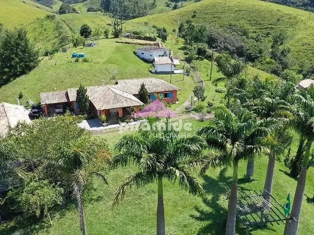 Sítio com 38000m² 4 quartos e 6 banheiros, à venda, no bairro Borda Do Campo em Cunha