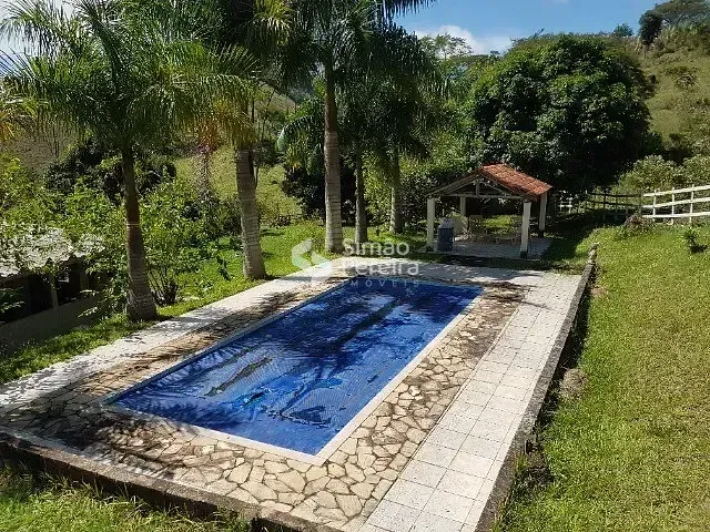 Sítio 5 quartos e 2 banheiros, à venda, no bairro TORREOES em Torreões (Juiz de Fora)