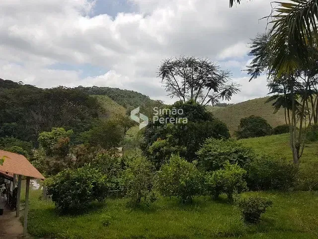 Sítio 5 quartos e 2 banheiros, à venda, no bairro TORREOES em Torreões (Juiz de Fora)