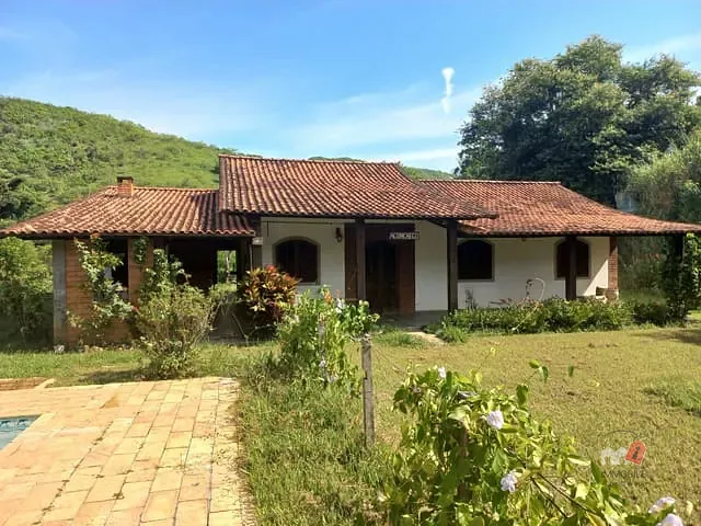 Sítio com 32000m² 3 quartos e 2 banheiros, à venda ou para alugar, no bairro Bemposta em Três Rios