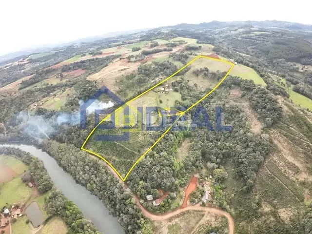 Sítio com 145383m² 3 quartos e 1 banheiro, à venda, no bairro Área Rural de Concórdia em Concórdia