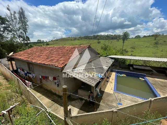 Sítio com 907m² 3 quartos e 1 banheiro, à venda, no bairro Zona Rural em Santa Bárbara
