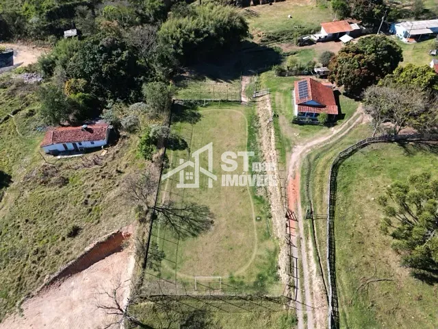 Sítio 2 quartos e 2 banheiros, à venda, no bairro Barreira em Andradas