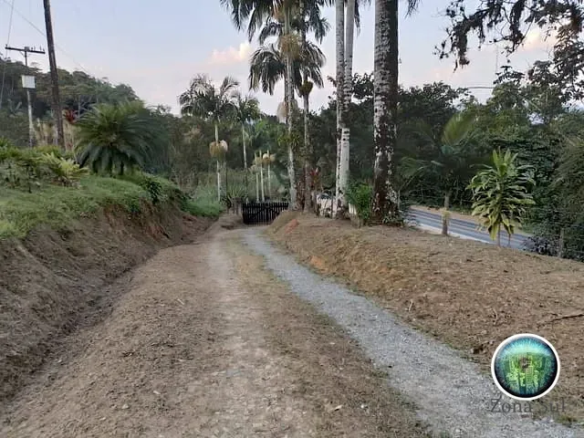 Sítio com 240000m² 5 quartos e 3 banheiros, à venda, no bairro Itimirim em Iguape