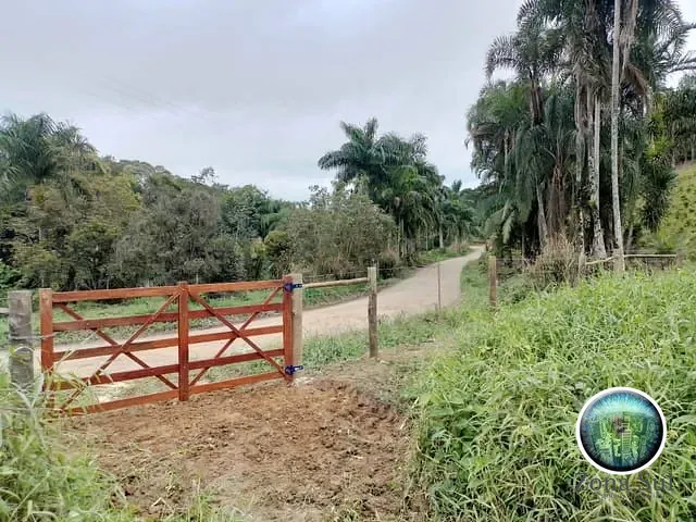 Sítio com 240000m² 5 quartos e 3 banheiros, à venda, no bairro Itimirim em Iguape