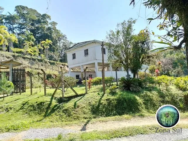Sítio com 240000m² 5 quartos e 3 banheiros, à venda, no bairro Itimirim em Iguape