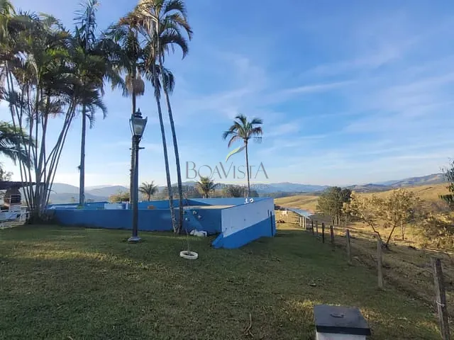 Sítio 4 quartos e 4 banheiros, à venda, no bairro Dos Mimis em Piracaia