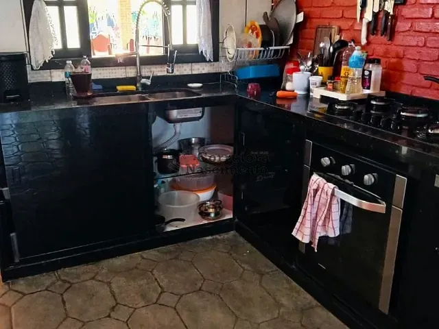 Sítio com 2400m² 3 quartos e 1 banheiro, à venda, no bairro Paratei em Guararema