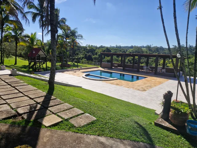 Sítio com 20000m² 4 quartos e 3 banheiros, à venda, no bairro Mirandas em Tatuí